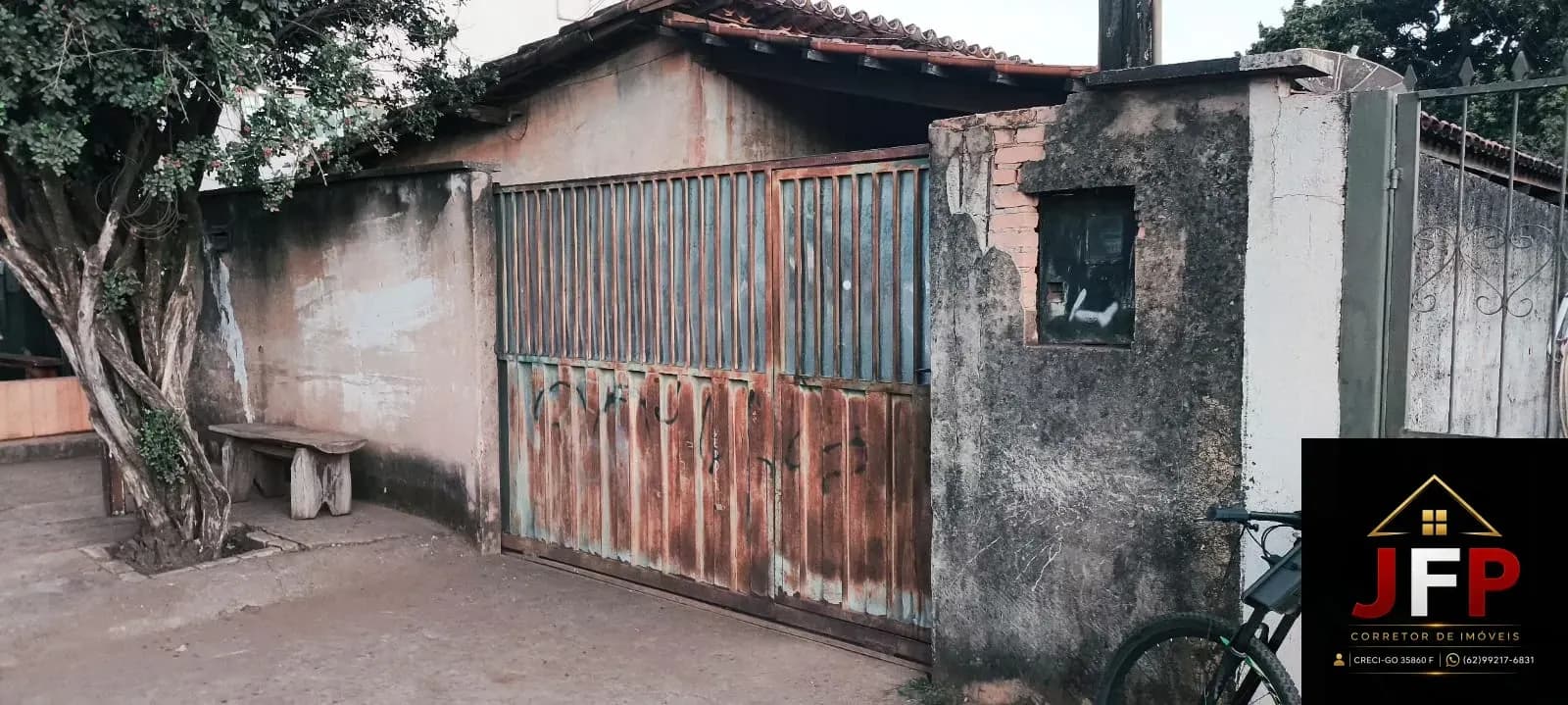 VENDO IMÓVEL PARA REFORMA OU NOVA CONSTRUÇÃO