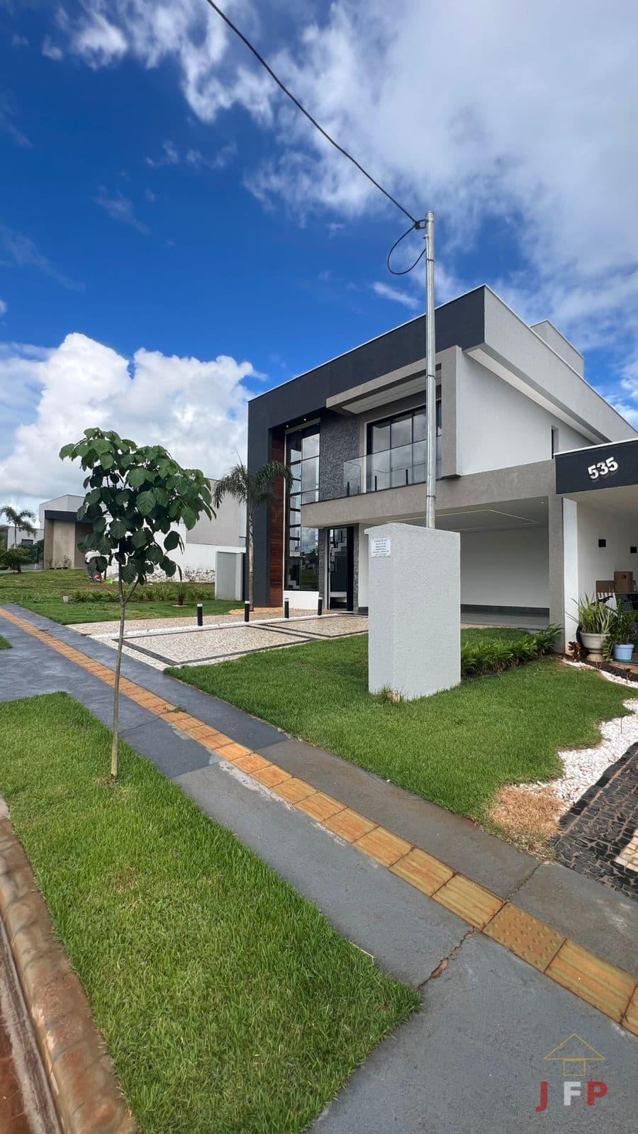 VENDE-SE SOBRADO DE ALTO PADRÃO- CONDOMÍNIO TERRAS ALPHA 2