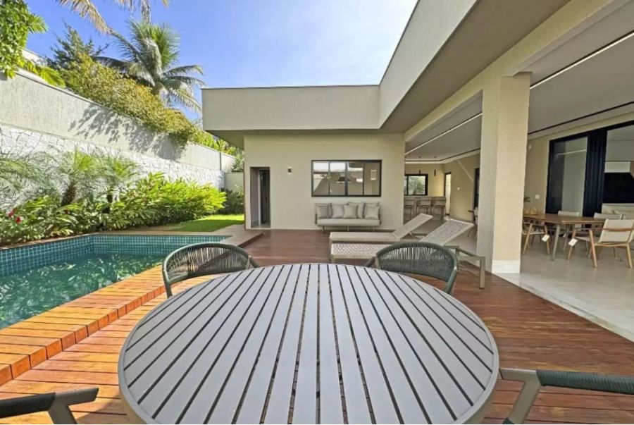 Sobrado - Venda - Condomínio Alphaville - Goiânia - GO