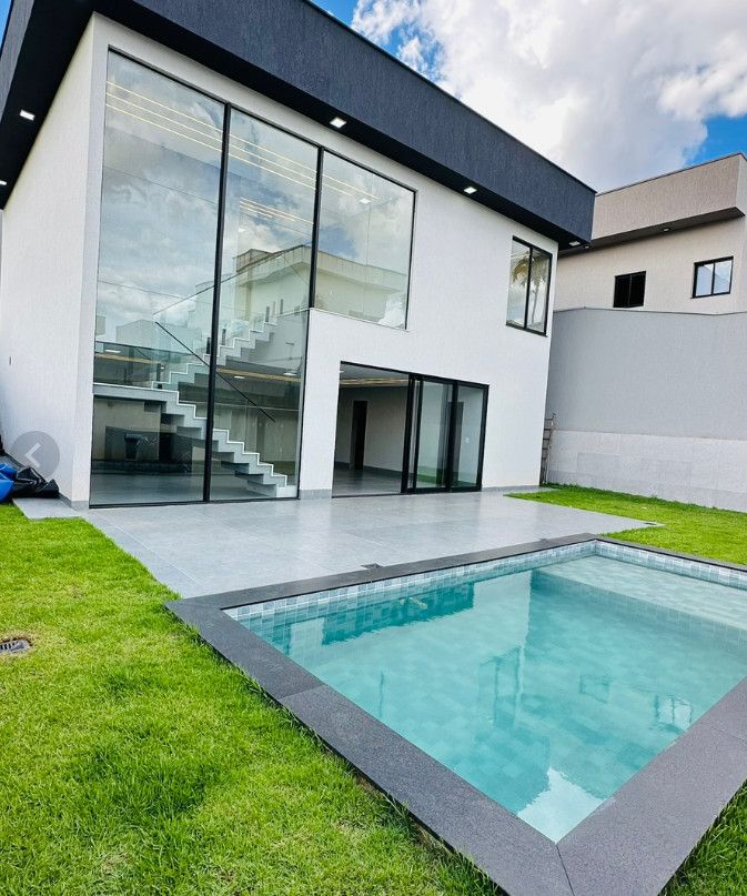 Sobrado - Venda - Condomínio do Lago - Goiânia - GO