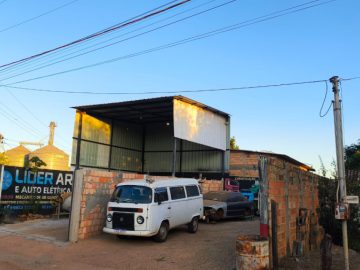 Casa com Oficina Mecnica